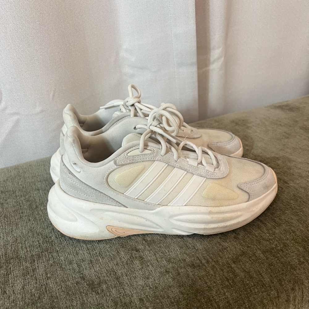 Off-white Adidas Cloudfoam Comfort tennis shoes. Size 6.5